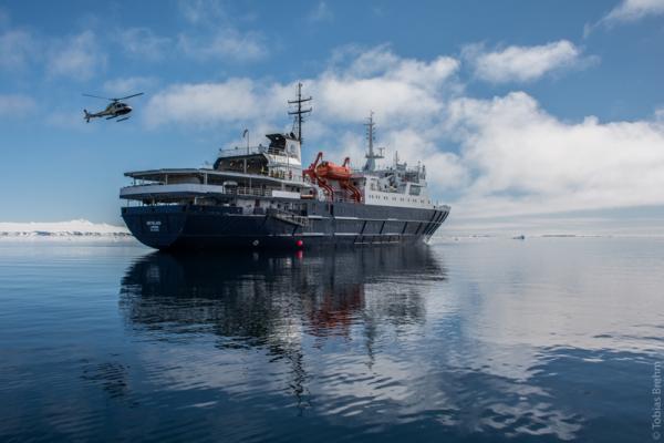 Barco Ortelius - helicóptero